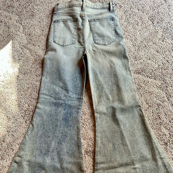 Alice + Olivia Gray Flare Jeans - Picture 2 of 7